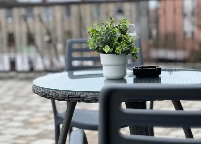 Party Avangarde Center