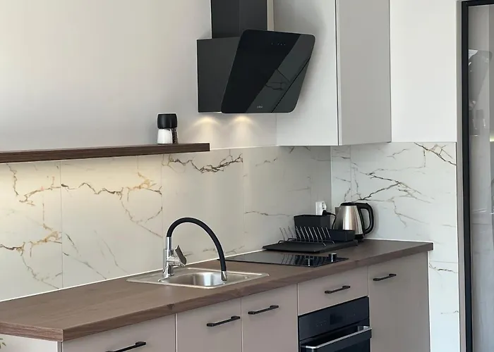 Party Avangarde Center